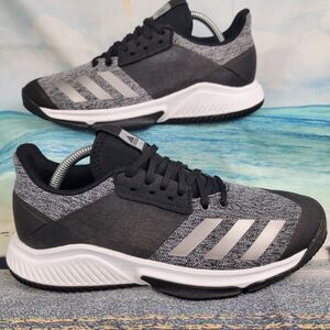 Adidas Women's 7

Reposhing, my feet are wide, but great shoes